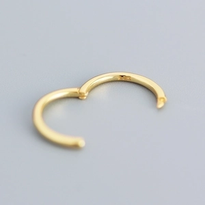 Polished 925 sterling silver geometric round hoop earring in gold finish