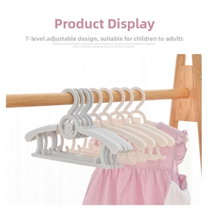 Detail of adjustable children hangers with bear motif and 7-gear telescopic shoulder design
