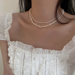 Elegant double-layered freshwater pearl necklace in vintage style for women's collarbone