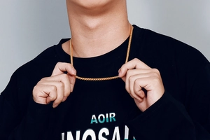 Detailed close-up of 4mm golden Franco chain necklace with polished stainless steel finish