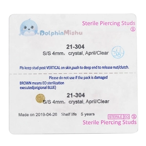 Detail of EO sterile 316 stainless steel 4mm zircon stud earring packaging and product label