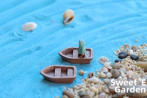 Miniature resin rowboat models with character for moss landscape and terrarium decor