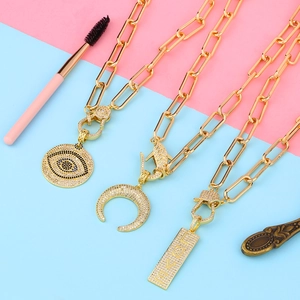 Colliers à maillons dorés avec pendentifs œil bleu, croissant de lune et barre LOVE