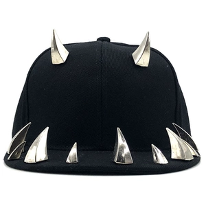 Punk Spiked Rivet Baseball Cap Cotton Flat Brim Snapback Hat Gothic Hip Hop Streetwear For Men Women