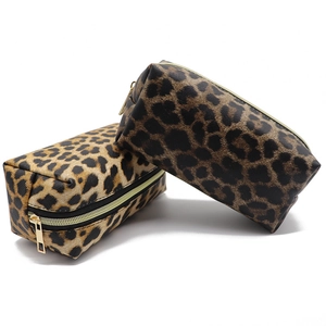 Großes Kosmetiktaschen-Set mit Leopardenmuster aus PU-Leder und goldenem Reißverschluss