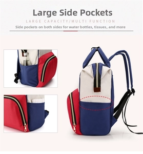 Detailed view of the Oxford cloth mommy bag with functional side pockets and dual zippers