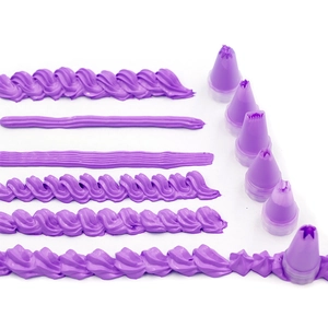 Set di 6 beccucci in plastica viola che mostrano vari effetti di decorazione in crema