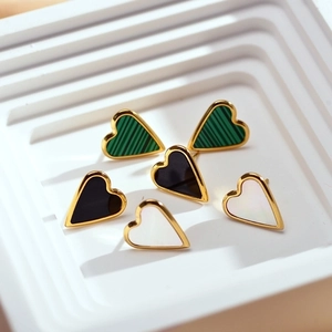 Elegant heart stud earrings set with green malachite and black shells in gold frame