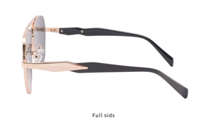 Vue latérale de lunettes aviateur avec monture en métal or rose et verres gris