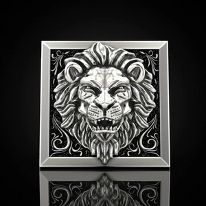 Detail eines Löwenkopf-Reliefs mit Vintage-Finish und feinen Rankenmustern auf dem Ring