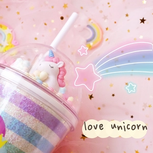 Rainbow unicorn glitter plastic straw cup with 3D figurine in dome lid for girls