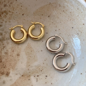 Polished S925 sterling silver chunky hoop earrings in gold and silver finishes