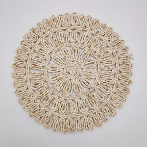 Handwoven Corn Husk Placemats Round Flower Shape Heat Resistant Non-Slip Table Coasters Rustic Farmhouse Home Decor