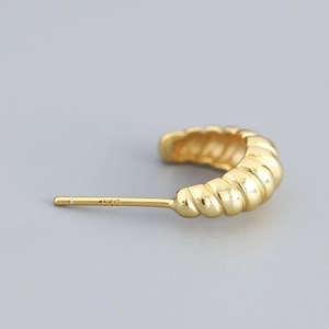 Golden croissant twist hoop earrings in S925 sterling silver with a polished finish