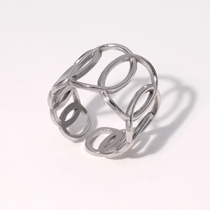 Silver chain-link stainless steel ring featuring a minimalist geometric linked design