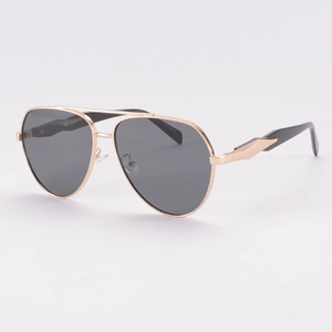 Lunettes de soleil aviateur classiques avec monture en métal doré et verres foncés