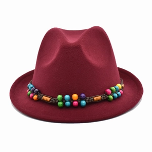 Chapeau fedora classique en feutre de laine bordeaux avec ruban ethnique perlé bohème