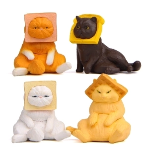 Creative Cat Figurines With Bread Toast Headgear PVC Resin Miniature Animals For Home Desk Decor Cute Cartoon Statue