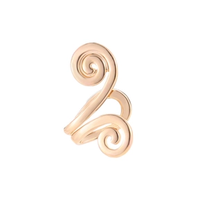 Minimalistische roségoldene Ohrmanschette im Spiraldesign auf weißem Hintergrund