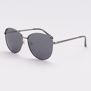 Lunettes de soleil aviateur rétro en métal gris avec verres gris foncé et monture