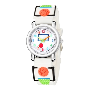 Detailansicht der Kinder-Sportuhr mit 3D-Basketball-Prägung auf weißem Silikonband