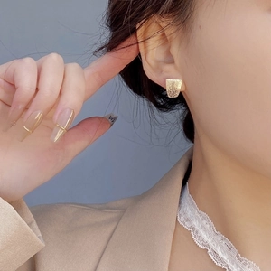 Vintage style S925 sterling silver square gold stud earring with engraved texture