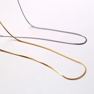 Collane a catena a serpente minimaliste in oro e argento con trama metallica lucida