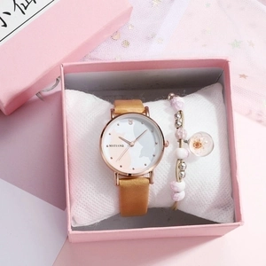 Cartoon cat quartz watch with brown leather strap and floral bracelet in a pink gift box