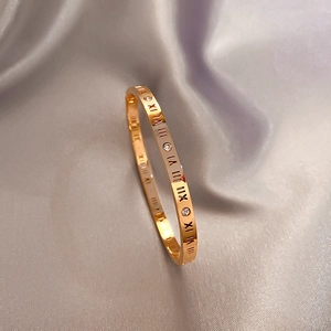 Roségold Kupfer Armreif Armband Mit Römischen Ziffern Und Rundem Zirkonia Inlay Eleganter Modeschmuck Für Damen