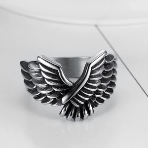Retro stainless steel flying eagle wing ring with vintage silver feather textures