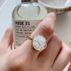 French style gold-plated 925 sterling silver shell ring with vintage female portrait