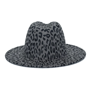 Cappello fedora classico con stampa leopardata grigia, macchie nere e tesa larga unisex
