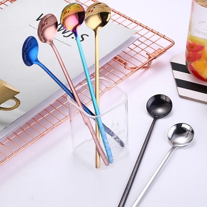 Lot de six cuillères à long manche en acier inoxydable coloré pour café et dessert