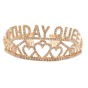 Dettaglio della corona Birthday Queen in metallo con strass scintillanti e design a cuore