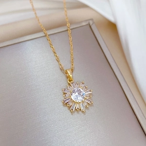 Luxurious gold geometric snowflake necklace with sparkling crystal zircon for parties