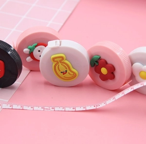 Set di mini metri a nastro retrattili con cartoni animati per misurare il corpo, 150 cm