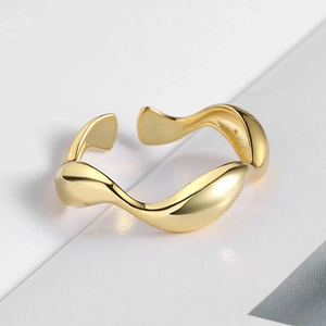 Minimalist S925 sterling silver golden open ring with irregular wave design