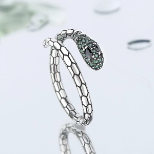 Elegant S925 silver snake ring featuring green emerald zircon and scale textures