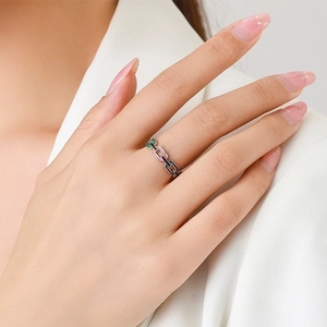 Minimalist S925 sterling silver interlocking rings with colorful enamel chain design