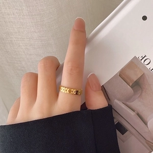 Polished golden ring with geometric wheat pattern engraving for women fashion style