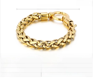 Vue détaillée du bracelet gourmette doré de 10mm avec fermoir à ressort circulaire