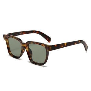 Retro Square Sunglasses For Women And Men UV Protection Fashion Bold Frame Outdoor Travel Driving Eyewear