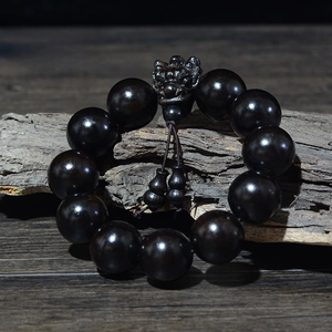 Macro de perles en bois de santal violet 20mm avec tête de dragon et porte-bonheur