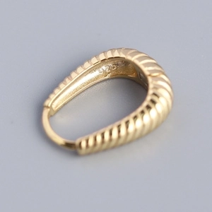 S925 sterling silver hoop earrings with a gold-plated twisted texture and 925 hallmark
