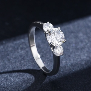 Classic S925 sterling silver three-stone ring with brilliant round-cut zircon crystals