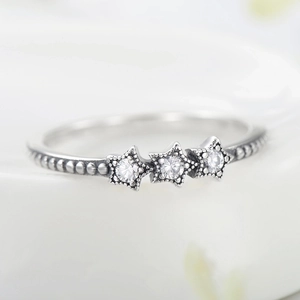 S925 silver star ring with round clear gemstones and beaded texture on band