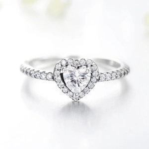Elegant s925 silver heart shaped halo ring with sparkling pavé set zircon stones