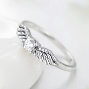 Vintage S925 sterling silver angel wing ring with round clear gemstone setting