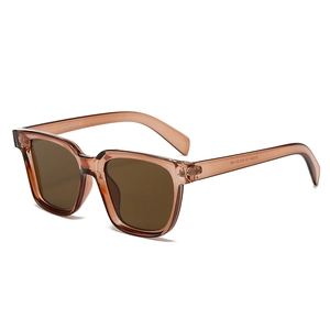Fashionable square frame sunglasses with tea-colored translucent resin and brown lenses