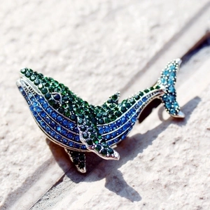 Whale Rhinestone Brooch Alloy Pin Ocean Theme Retro Animal Jewelry Vintage Chest Accessory Unisex
